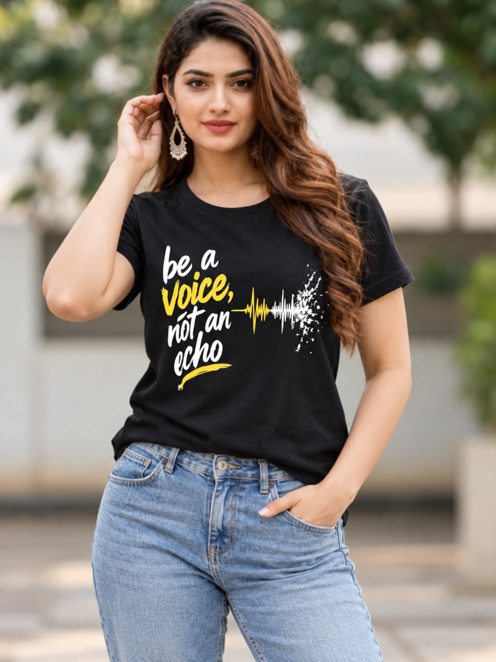 Be a Voice regular t-shirt Black - model (girl)