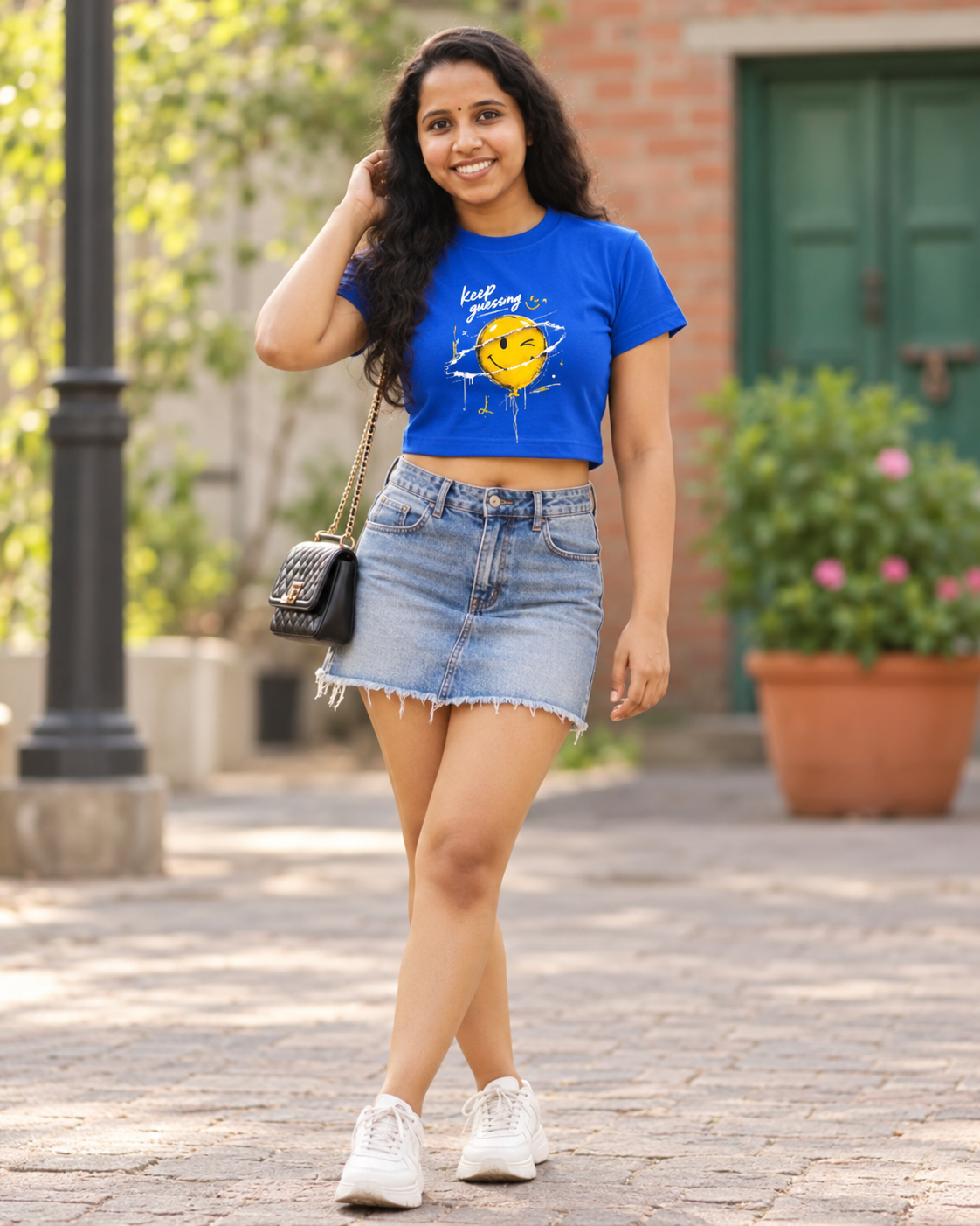 Keep Guessing crop tee Blue - model 1