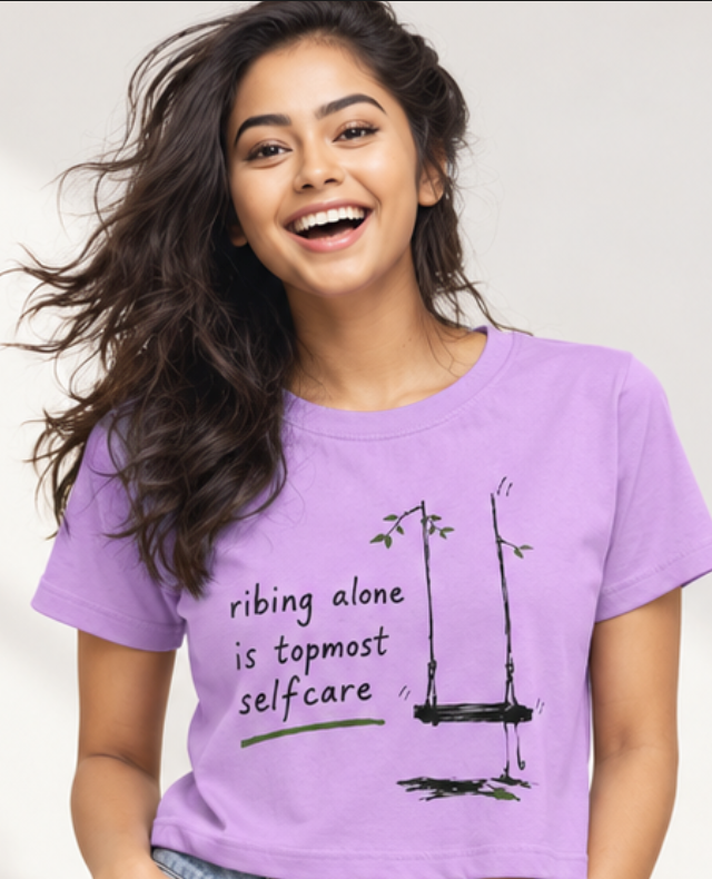 Vibing Alone crop tee - model 2