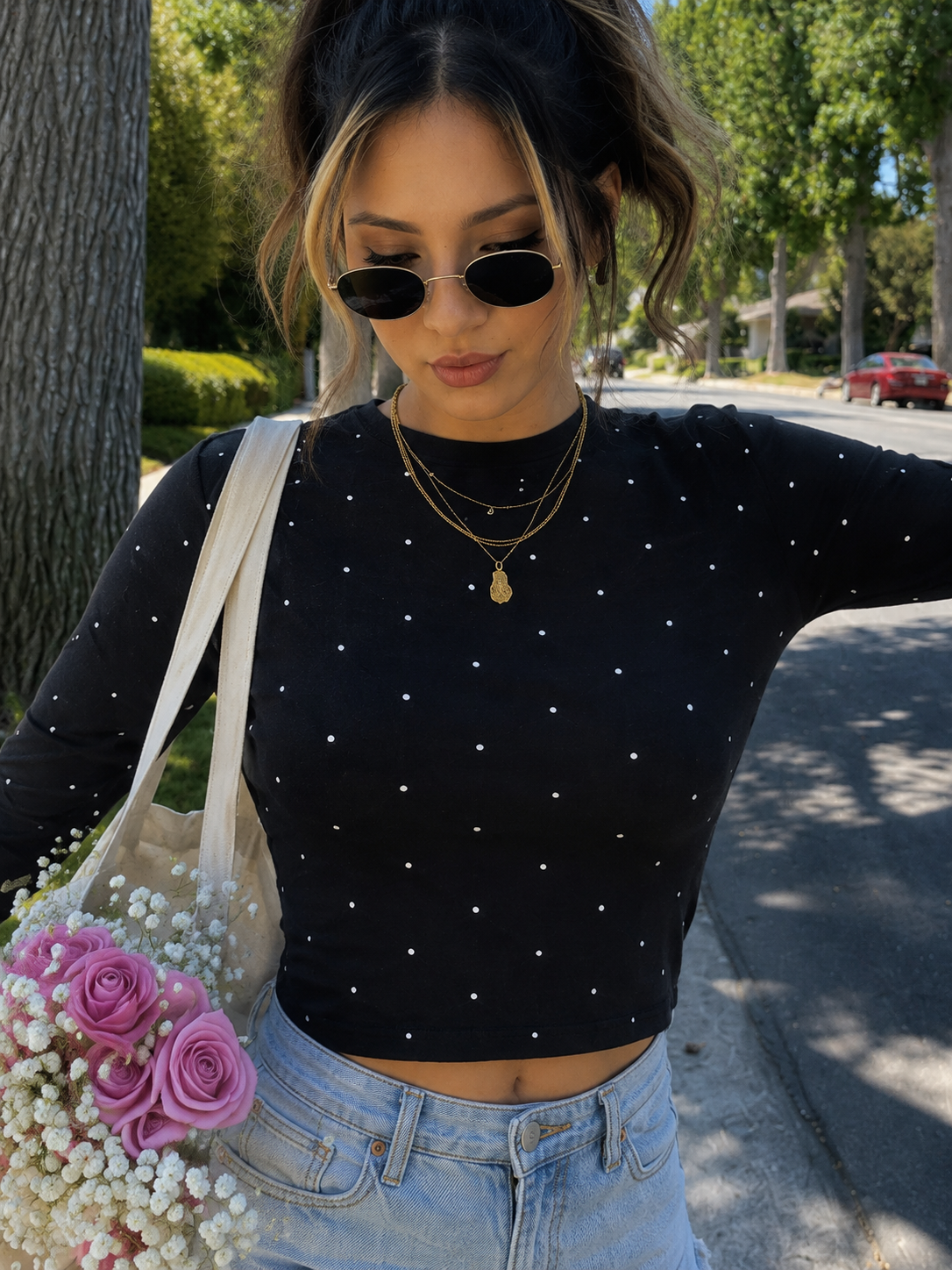 Cursive Script Print V-Neck Fitted Top